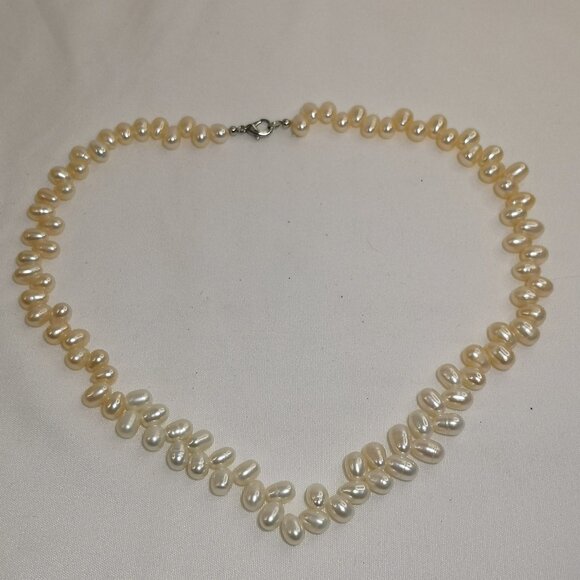 New Faux Fresh pearl necklace with claps White & Off white  NWOT - Picture 5 of 6